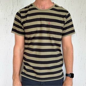 Levi’s Men’s Short Sleeve Striped Pocket Tee Medium Olive/Black